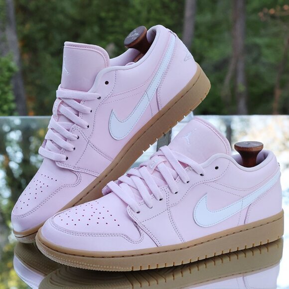 Air Jordan 1 Low Arctic Pink Gum - Picture 4 of 13